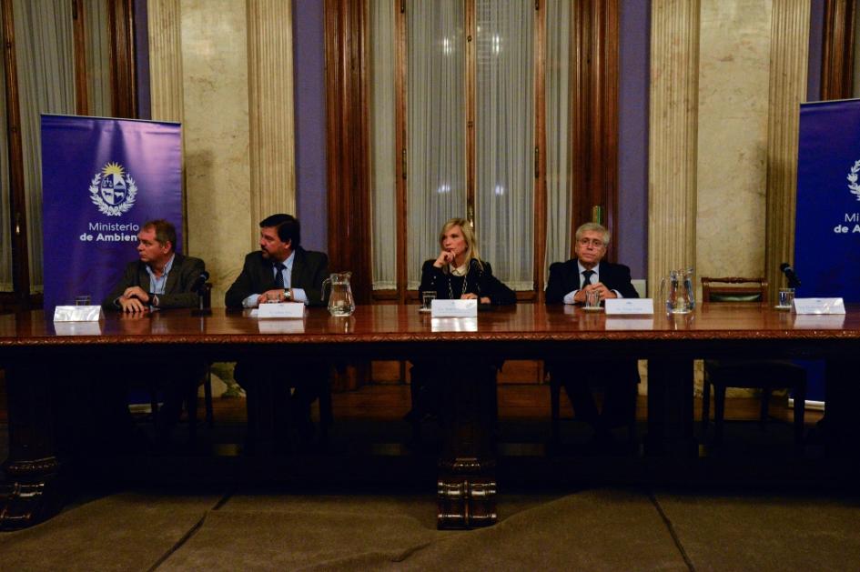 Lanzamiento de la Expo “Uruguay Sostenible” en el Parlamento Nacional Lanzamiento de la Expo “Uruguay Sostenible” en el Parlamento Nacional