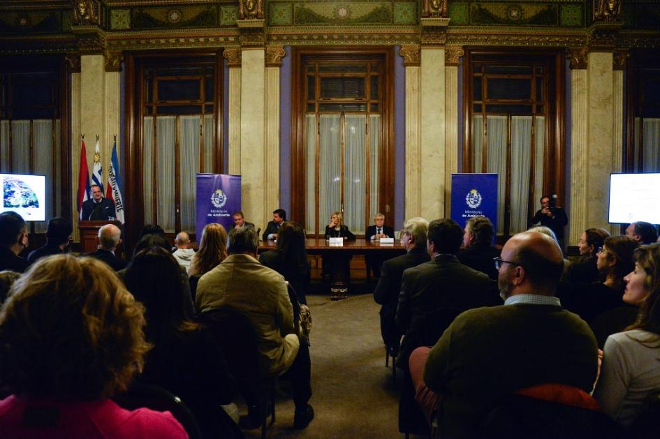 Lanzamiento de la Expo “Uruguay Sostenible” en el Parlamento Nacional Lanzamiento de la Expo “Uruguay Sostenible” en el Parlamento Nacional