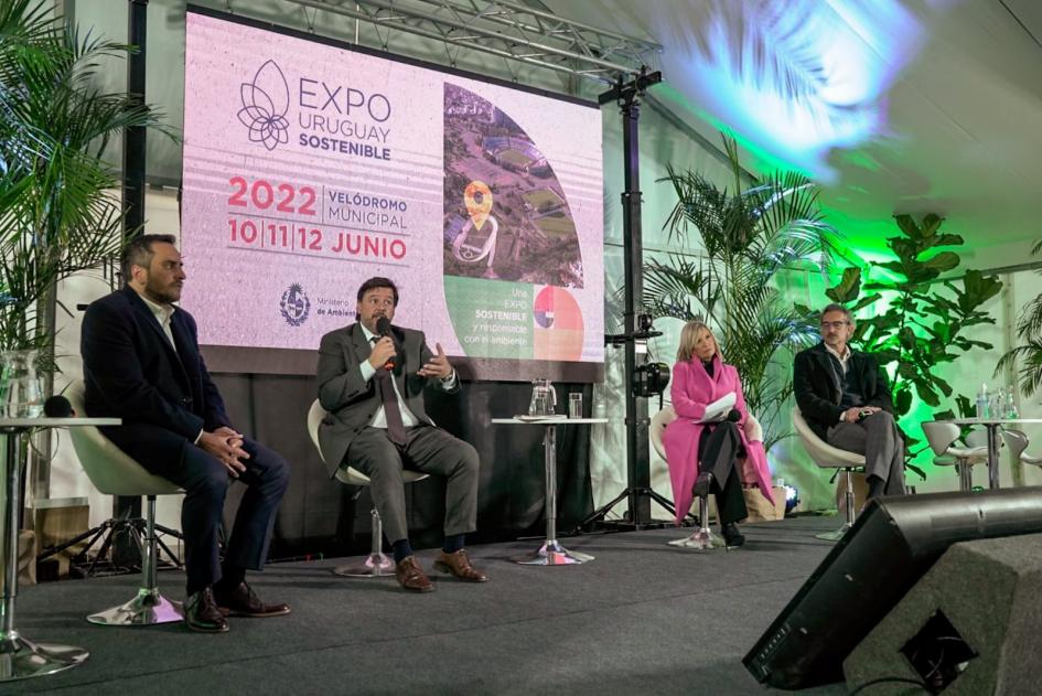 Expo Uruguay Sostenible - Panel: Desafíos para la sostenibilidad en la región Expo Uruguay Sostenible - Panel: Desafíos para la sostenibilidad en la región