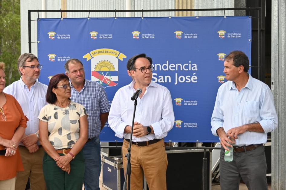 Cierre de vertedero: Ciudad del Plata Cierre de vertedero: Ciudad del Plata