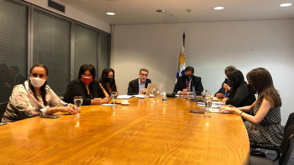 Representantes del Ministerio de Ambiente reunidos en sesión COTAMA