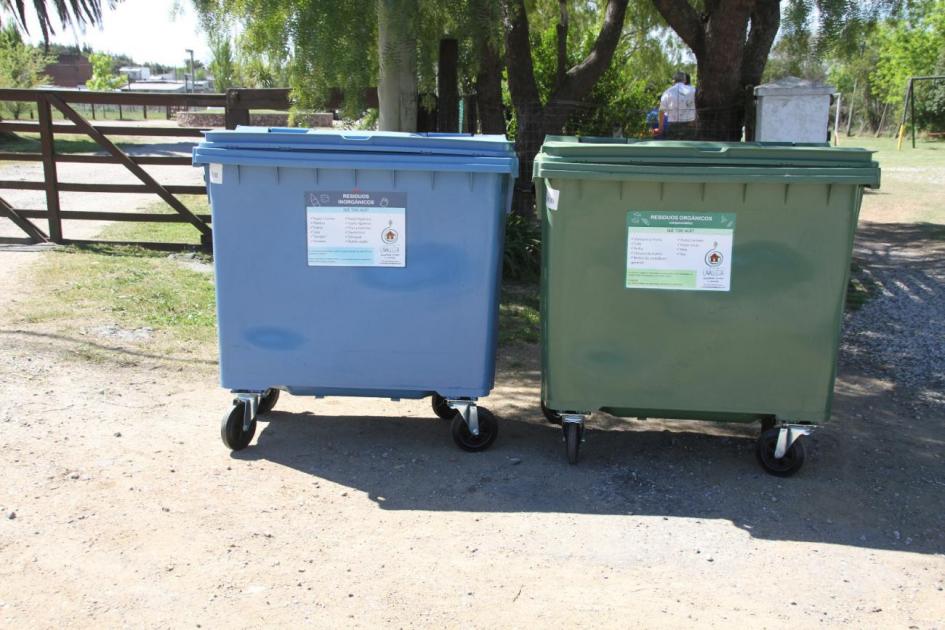 Proyecto Ecolavalleja (Fuente: Intendencia de Lavalleja) Contenedores de residuos diferenciados