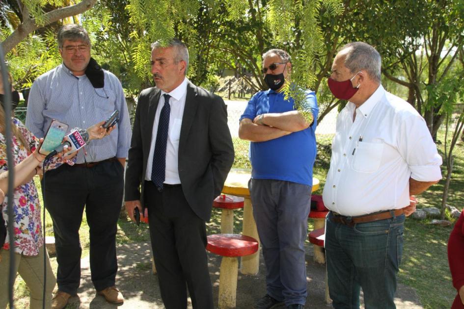 Proyecto Ecolavalleja (Fuente: Intendencia de Lavalleja) Autoridades en lanzamiento proyecto Ecolavalleja