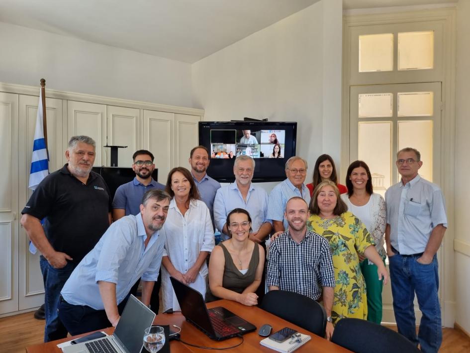 Proyecto de Porte Medio para la ejecución del Plan de Acciones Estratégicas (PAE) del SAG Miembros del Comité de Monitoreo y Modelos