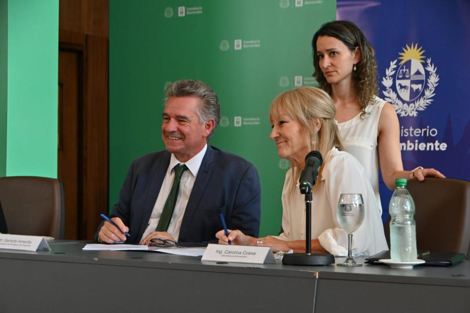 Firma Convenio MA - IM para la mejora gestión de residuos domiciliarios Firma Convenio MA - IM para la mejora gestión de residuos domiciliarios