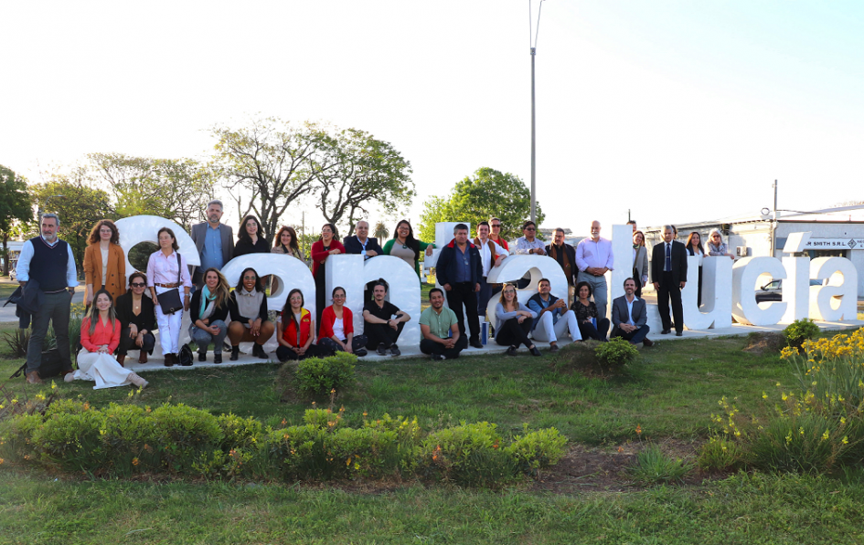 Participantes de la Quinta Escuela de Resiliencia de Mercociudades. Créditos: Mercociudades Representantes de los gobiernos municipales latinoamericanos que participaron.