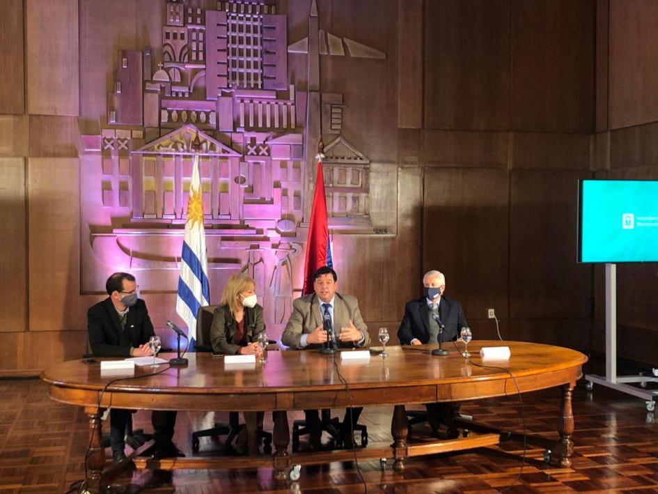 Firma de Convenio - Gestión de ROC Autoridades del MA y de IM firman convenio para gestión de residuos de obras de construcción