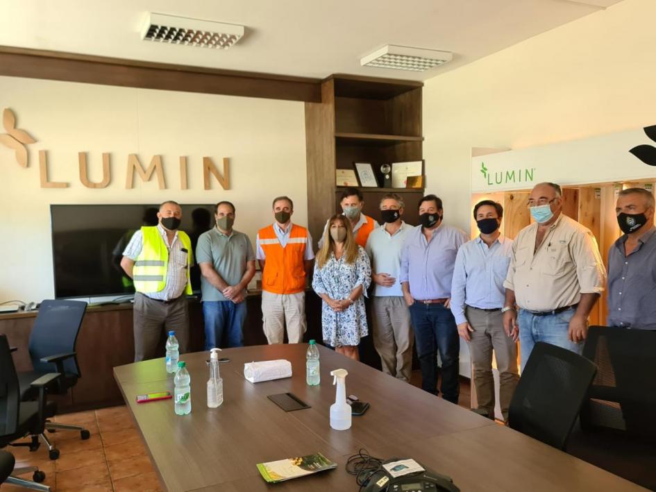Gira de autoridades del Ministerio de Ambiente por empresas forestales de Rivera y Tacuarembó Gira de autoridades del Ministerio de Ambiente por empresas forestales de Rivera y Tacuarembó