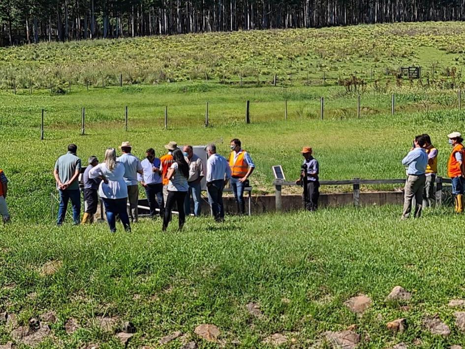 Gira de autoridades del Ministerio de Ambiente por empresas forestales de Rivera y Tacuarembó Gira de autoridades del Ministerio de Ambiente por empresas forestales de Rivera y Tacuarembó