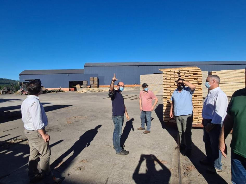 Gira de autoridades del Ministerio de Ambiente por empresas forestales de Rivera y Tacuarembó Gira de autoridades del Ministerio de Ambiente por empresas forestales de Rivera y Tacuarembó