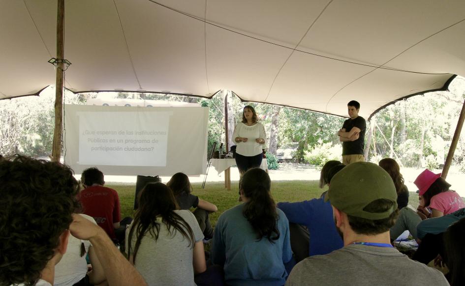 Pilar Simon y Felipe Paullier (Director INJU): taller sobre Crisis Climática y Participación Juvenil