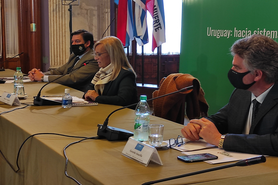 Diálogo Nacional “Uruguay: Hacia sistemas alimentarios más saludables, sostenibles e inclusivos” Diálogo Nacional “Uruguay: Hacia sistemas alimentarios más saludables, sostenibles e inclusivos”