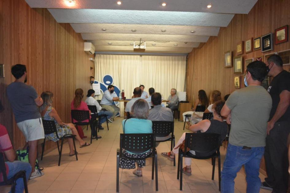 Reunión con integrantes de GENSA y emprendedores ambientales Reunión del Ministro de Ambiente con los integrantes de GENSA y emprendedores ambientales