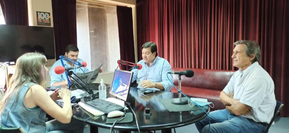 El Ministro de Ambiente, Adrán Peña, en radio Paysandú cw39 El Ministro de Ambiente, Adrán Peña, en radio Paysandú cw39