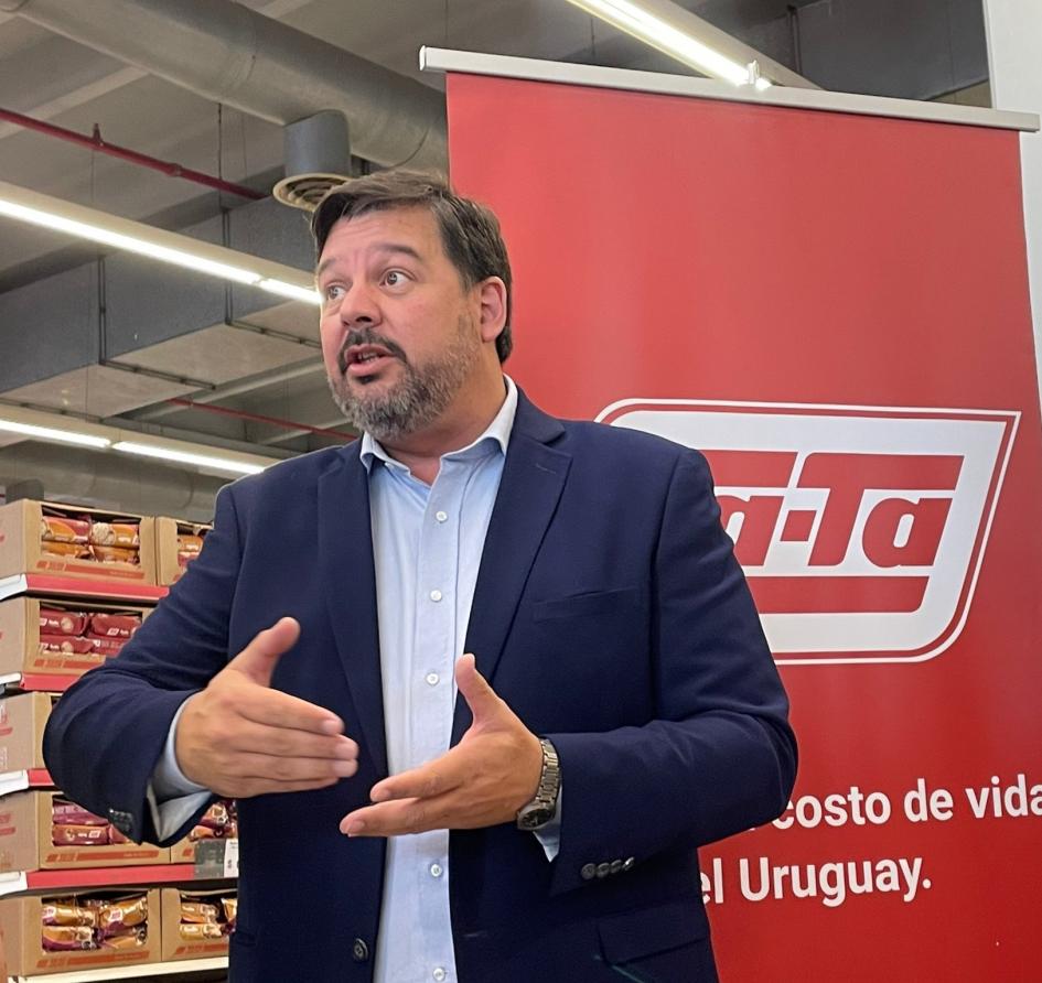 Entrega del sello “Desafío: Libre de plásticos de un solo uso” a Ta-Ta Entrega del sello “Desafío: Libre de plásticos de un solo uso” a Ta-Ta