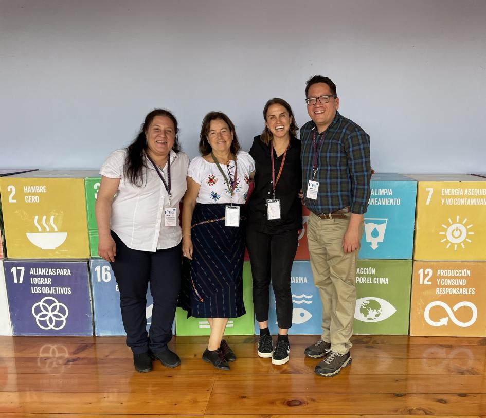 Los tres representantes del proyecto Adaptación en Acción junto a Blanca Rodríguez de AECID