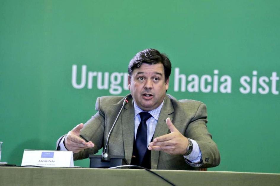Diálogo Nacional “Uruguay: Hacia sistemas alimentarios más saludables, sostenibles e inclusivos” Diálogo Nacional “Uruguay: Hacia sistemas alimentarios más saludables, sostenibles e inclusivos”