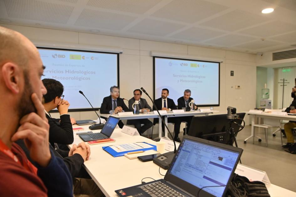 Jornadas para el fortalecimiento de servicios hidrológicos Jornadas para el fortalecimiento de servicios hidrológicos