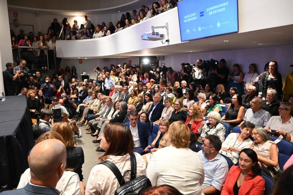 Políticas y acciones en el mes de la mujer Políticas y acciones en el mes de la mujer