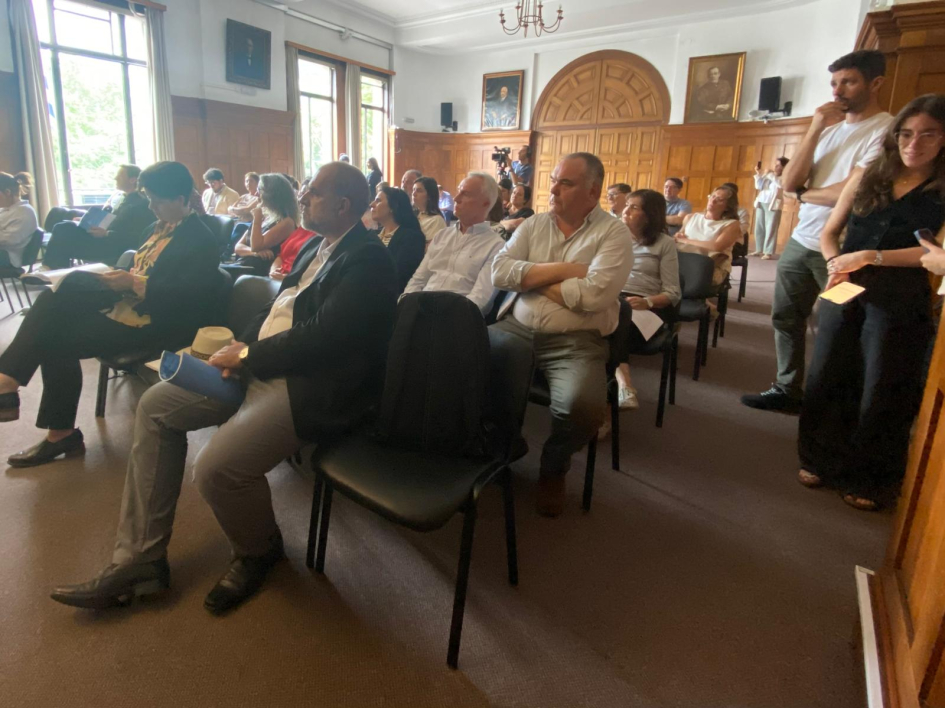 Plan Nacional Contra la Resistencia a los Antimicrobianos Plan Nacional Contra la Resistencia a los Antimicrobianos