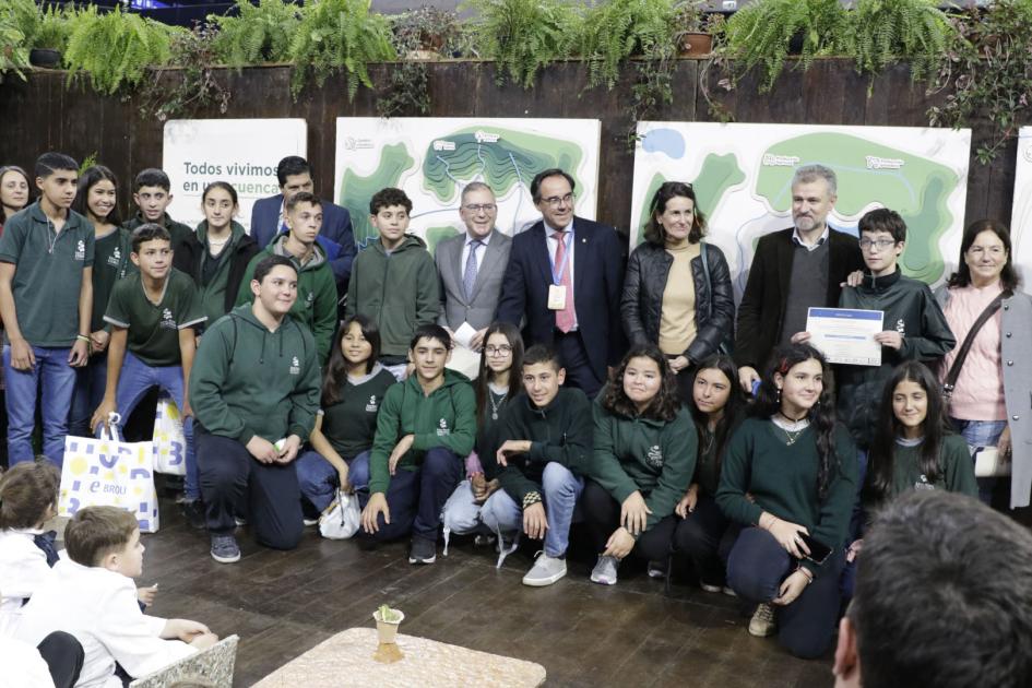 Premiación del concurso "Murales por el Agua". Liceo rural de Curtina, Tacuarembó.