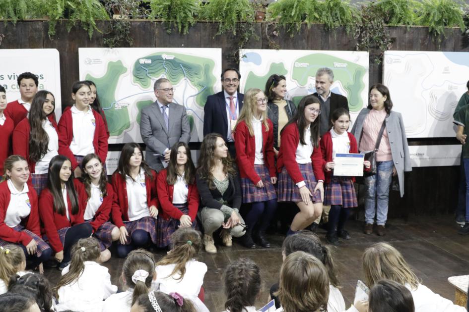 Premiación del concurso "Murales por el Agua". Liceo Santa Isabel instituto IESI, Paso de los Toros