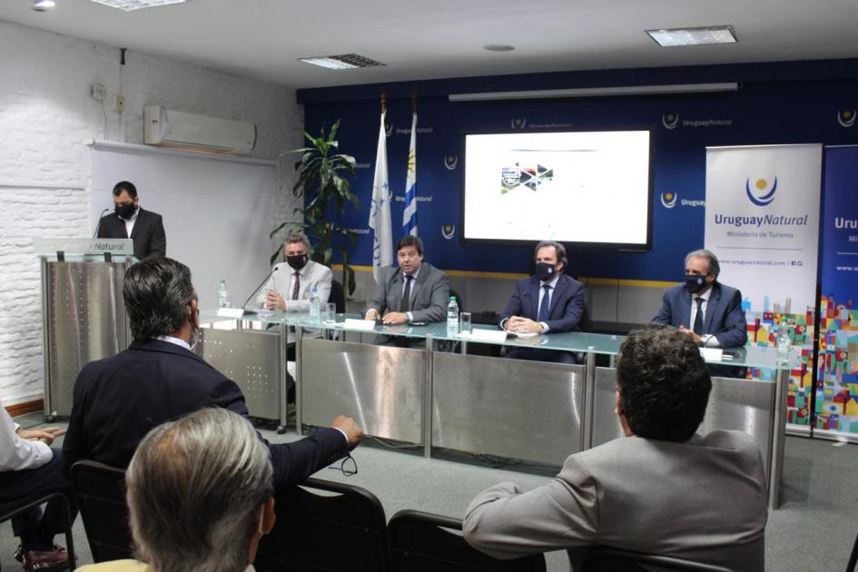 Mesa de autoridades "