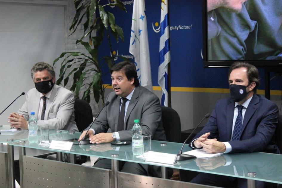 Ministro de Ambiente Adrián Peña "