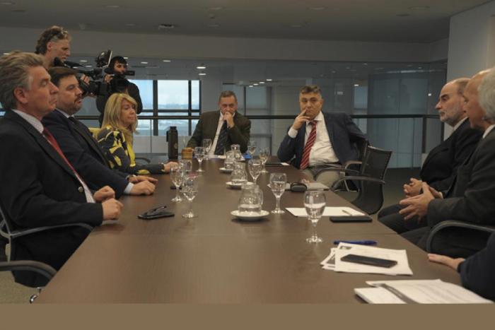 Reunión autoridades por Arazatí y proyectos saneamiento Reunión autoridades por Arazatí y proyectos saneamiento