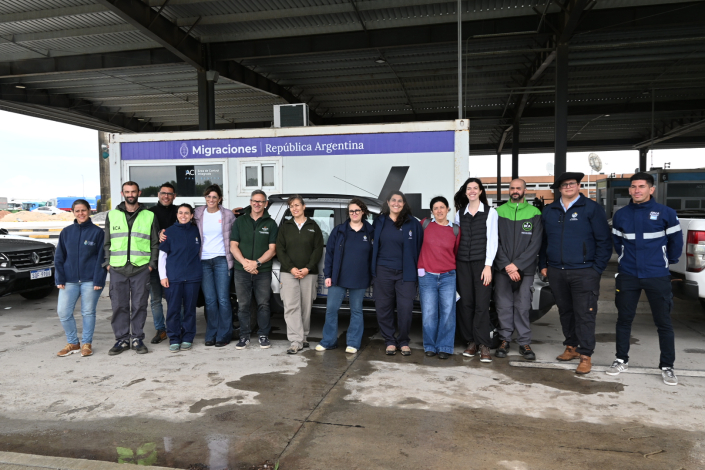 Repatriación de aves - Leonardo Colistro Repatriación de aves - Leonardo Colistro