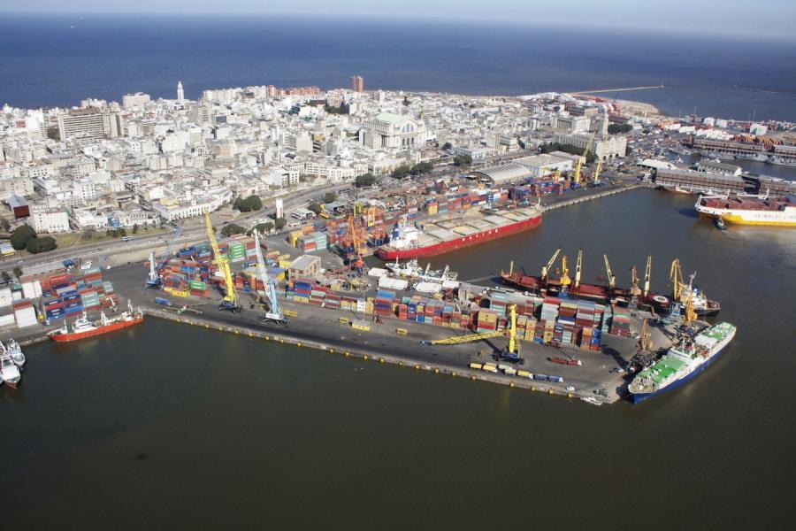 Fotografía aérea del Puerto de Montevideo