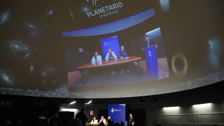 Presentación del IAU en el Planetario de Montevideo