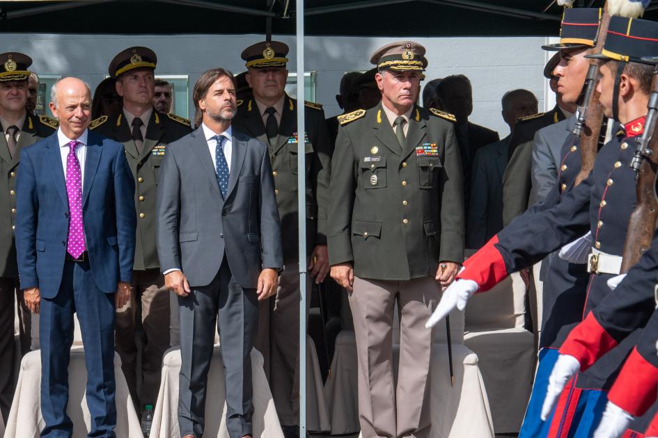 Relevo de comandante en jefe del Ejército Nacional Relevo de comandante en jefe del Ejército Nacional