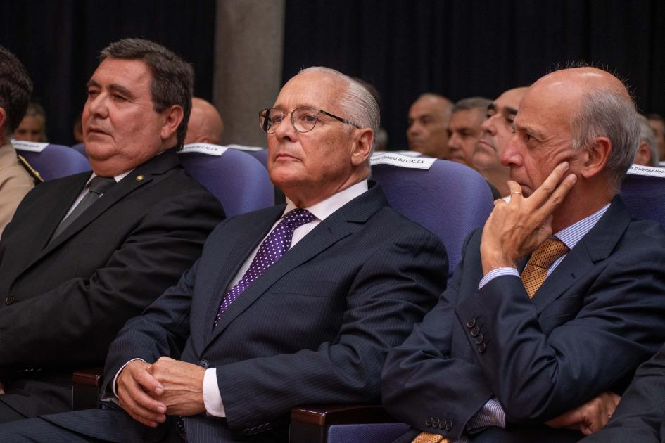 Gral. (r) Macías, Gral. (r) Fígoli, y ministro de Defensa Javier García