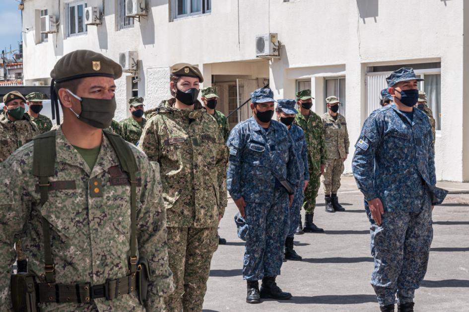 Ministro de Defensa reconociendo labor de militares que custodiaron las urnas en las elecciones departamentales Ministro de Defensa reconociendo labor de militares que custodiaron las urnas en las elecciones departamentales