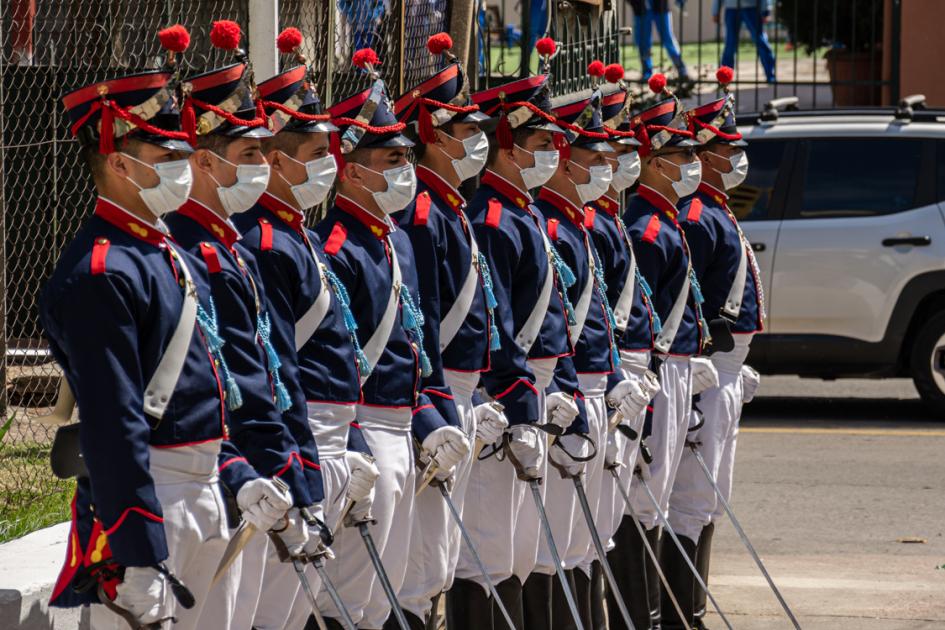 Ministro de Defensa reconociendo labor de militares que custodiaron las urnas en las elecciones departamentales Ministro de Defensa reconociendo labor de militares que custodiaron las urnas en las elecciones departamentales