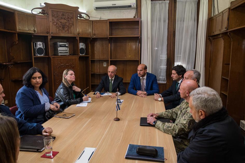 Reunion Ministro de Defensa con Ministro de Desarrollo Social y autoridades de ambos Ministerios