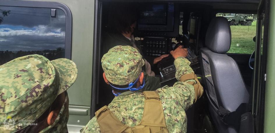 Presidente Lacalle Pou en controles del radar del Ejercito Presidente Lacalle Pou en controles del radar del Ejercito