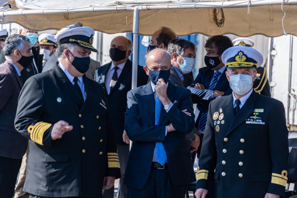 Ministro de Defensa Nacional acompañado por autoridades de la Armada Nacional Ministro de Defensa Nacional acompañado por autoridades de la Armada Nacional