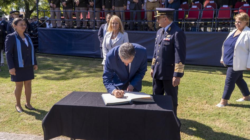 Ceremonia por el Aniversario de la Aviación Militar con la presencia del presidente Yamandú Orsi