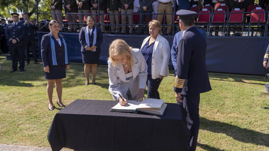 Ceremonia por el Aniversario de la Aviación Militar con la presencia del presidente Yamandú Orsi