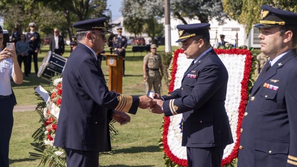 Ceremonia por el Aniversario de la Aviación Militar con la presencia del presidente Yamandú Orsi