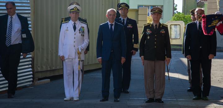 Almirante Fernando Pérez Arana, Ministro de Defensa Javier García, Gral. Marcelo Montaner Almirante Fernando Pérez Arana, Ministro de Defensa Javier García, Gral. Marcelo Montaner