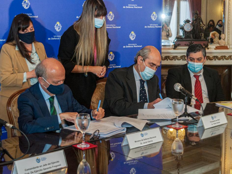 Firma de convenio entre IAU y MDN Firma de convenio