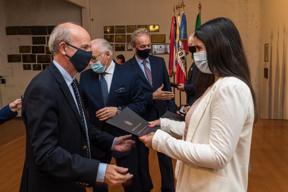 Clausura de Cursos de la Maestría en Estrategia Nacional y del Posgrado en Inteligencia Estratégica Clausura de Cursos de la Maestría en Estrategia Nacional y del Posgrado en Inteligencia Estratégica