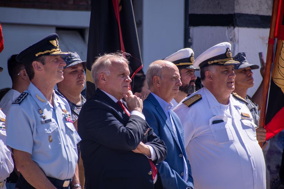 Jefe del ESMADE, Rodolfo Pereyra, subsecretario Rivera Elgue, ministro Javier García y Cte. Wilson Autoridades del MDN