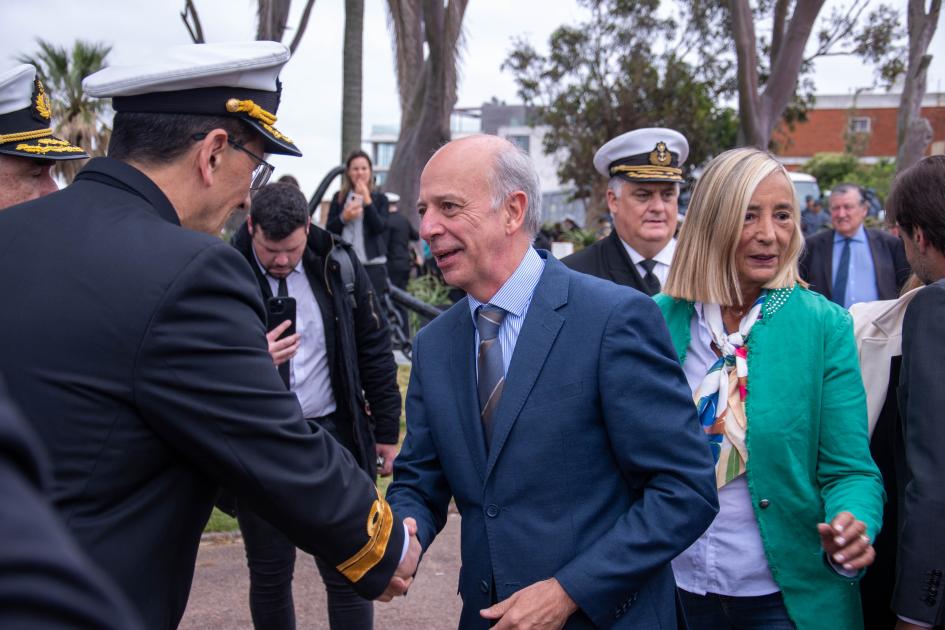 Autoridades en el Aniversario de la Armada Autoridades en el Aniversario de la Armada