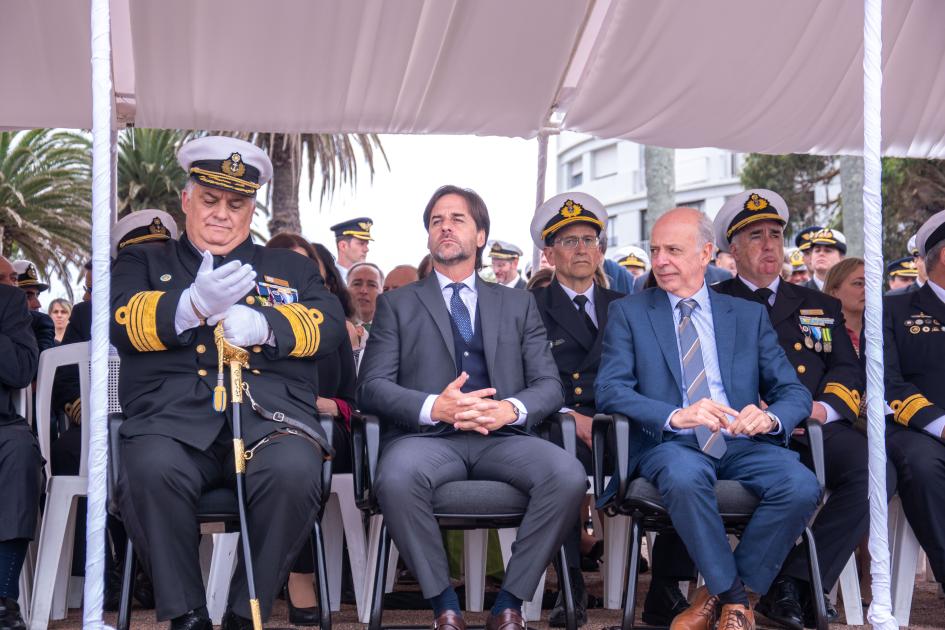 Autoridades en el Aniversario de la Armada Autoridades en el Aniversario de la Armada