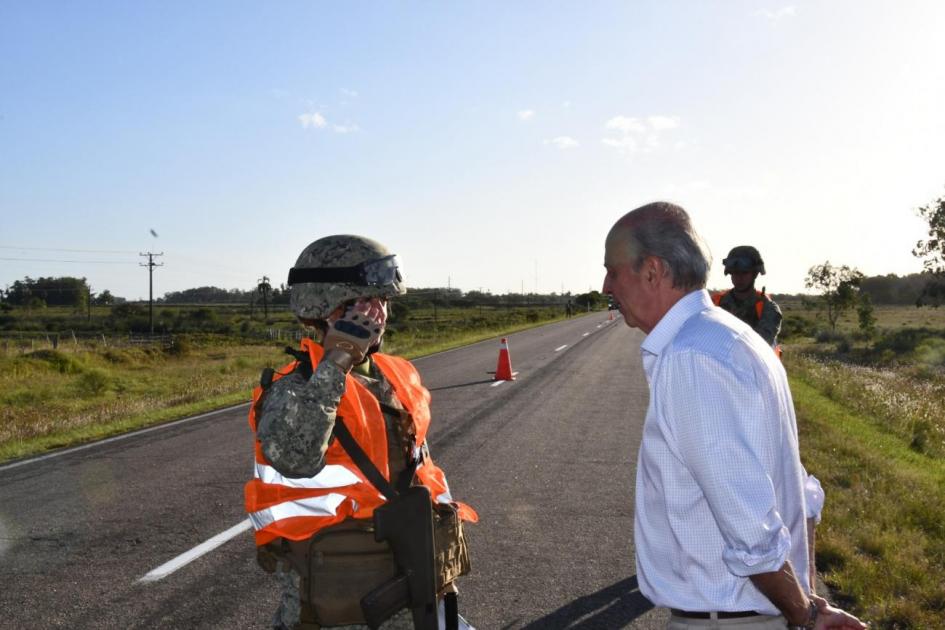 Ministro de Defensa Nacional, Javier García reunido con personal militar