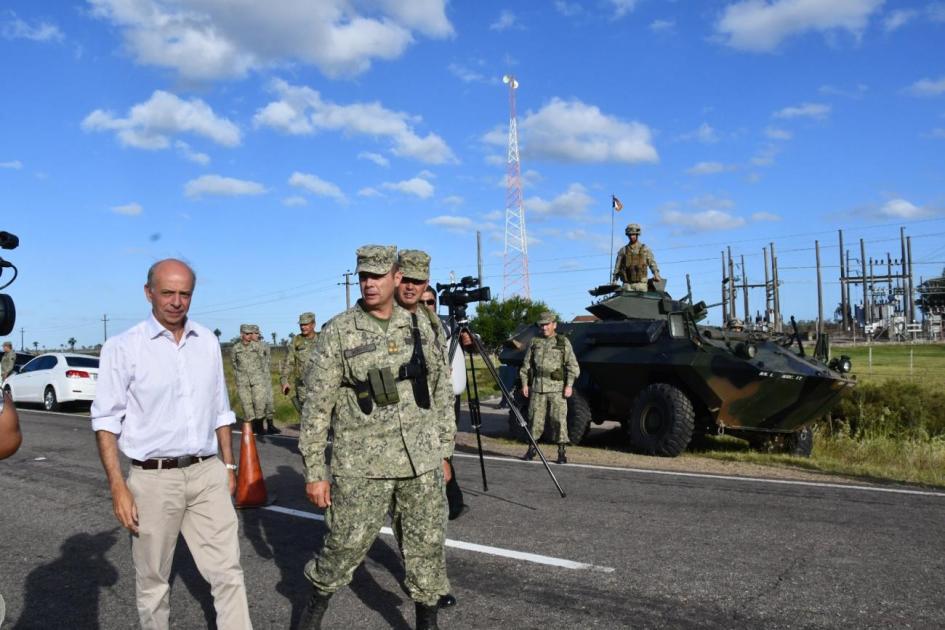 Ministro de Defensa Nacional, Javier García reunido con personal militar